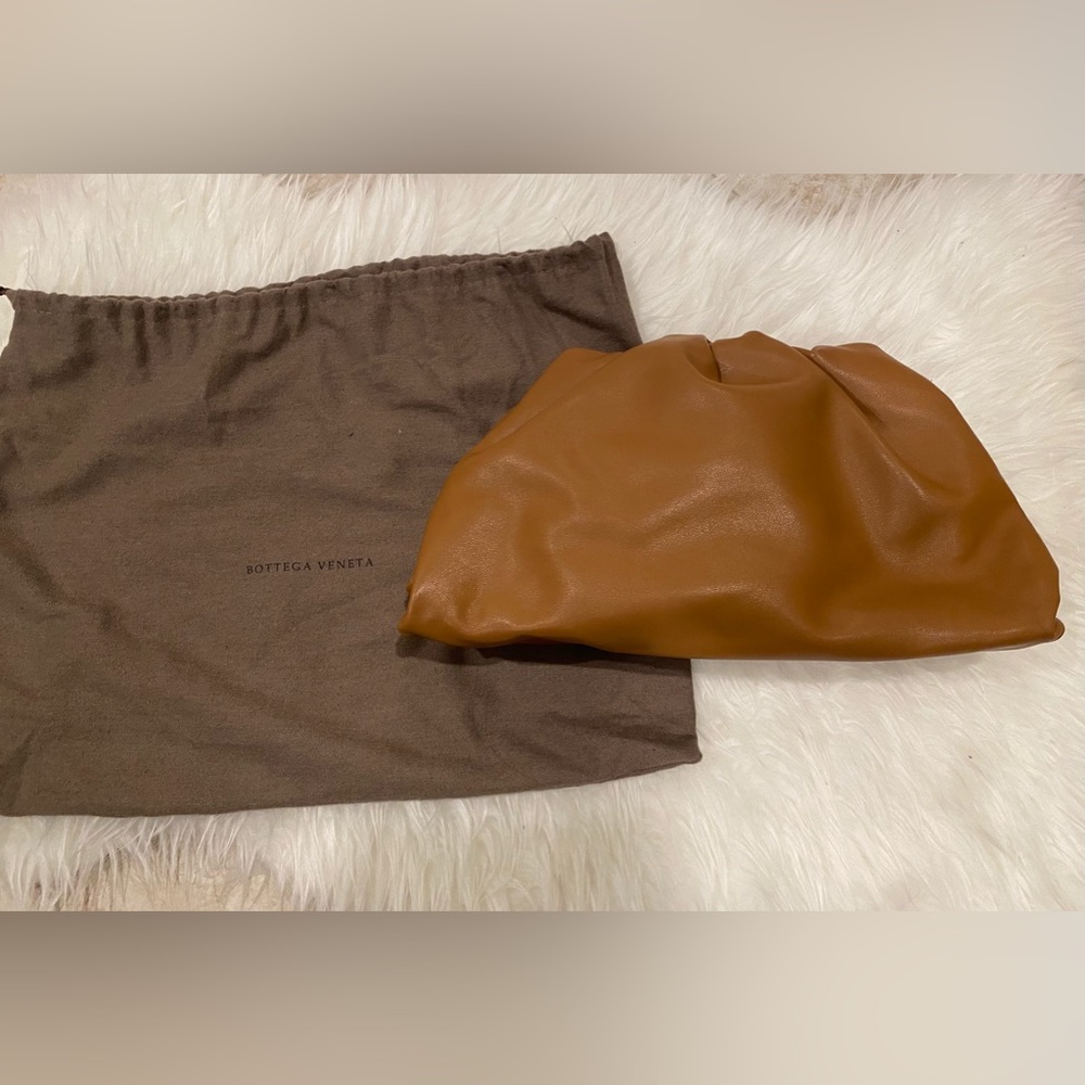 Brown leather pouch w/ logo & dust bag